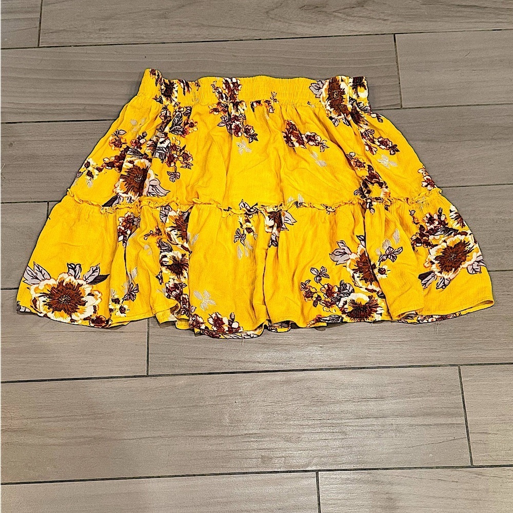 Live 4 truth stretchy Floral Yellow Skirt 1x length 17in